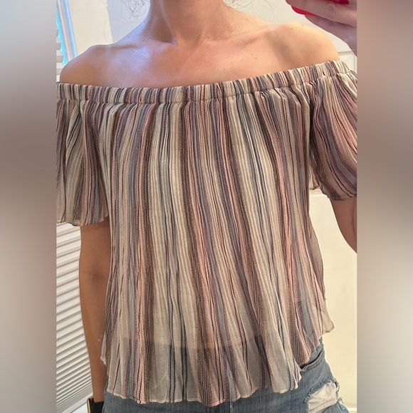 Striped Off-Shoulder Top - Picture 2 of 4